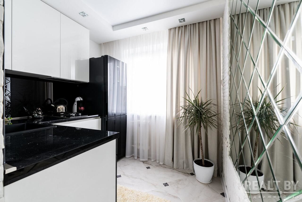 Апартаменты LUX APARTMENT ON BIRUZOVA Минск-17