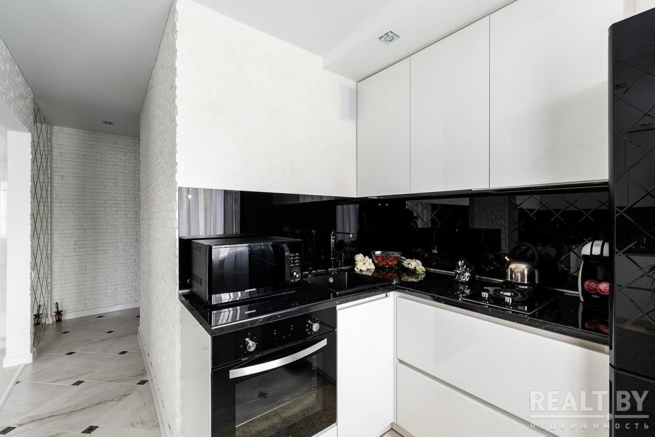 Апартаменты LUX APARTMENT ON BIRUZOVA Минск-19