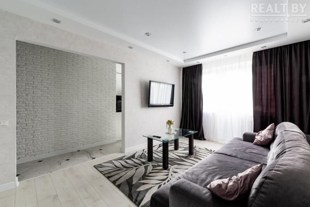 Апартаменты LUX APARTMENT ON BIRUZOVA Минск-60