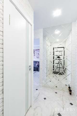Апартаменты LUX APARTMENT ON BIRUZOVA Минск Улучшенные апартаменты-2