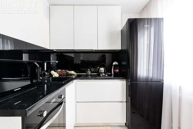 Апартаменты LUX APARTMENT ON BIRUZOVA Минск-17