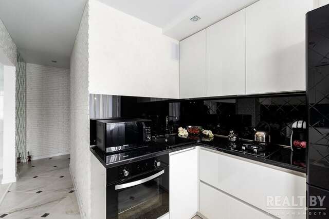Апартаменты LUX APARTMENT ON BIRUZOVA Минск-18