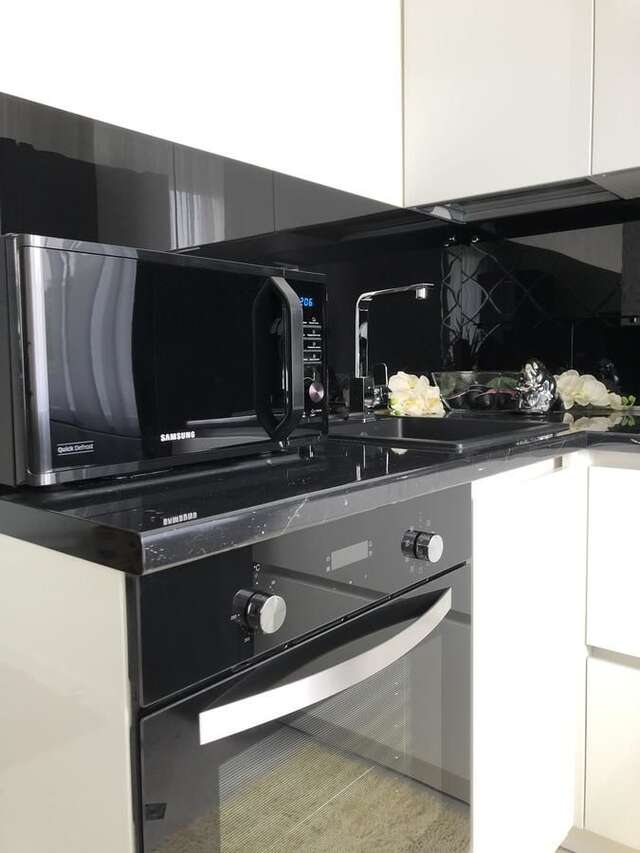 Апартаменты LUX APARTMENT ON BIRUZOVA Минск-20